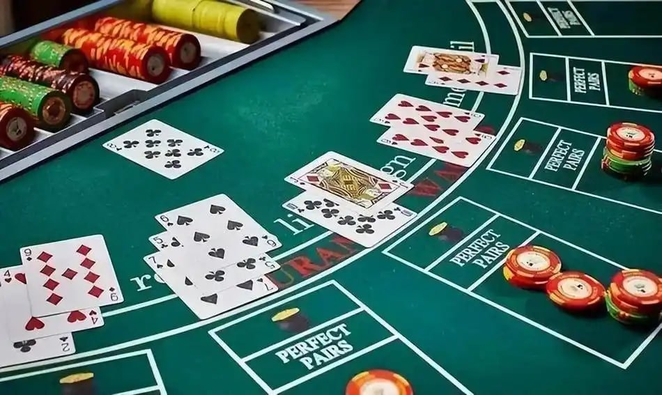 Update aplikasi mesipoker pada layar ponsel